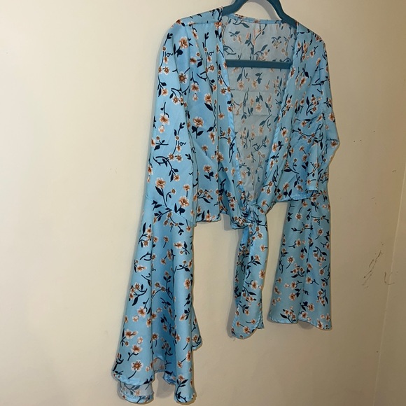 Floral Front Tie Blouse - Picture 3 of 7